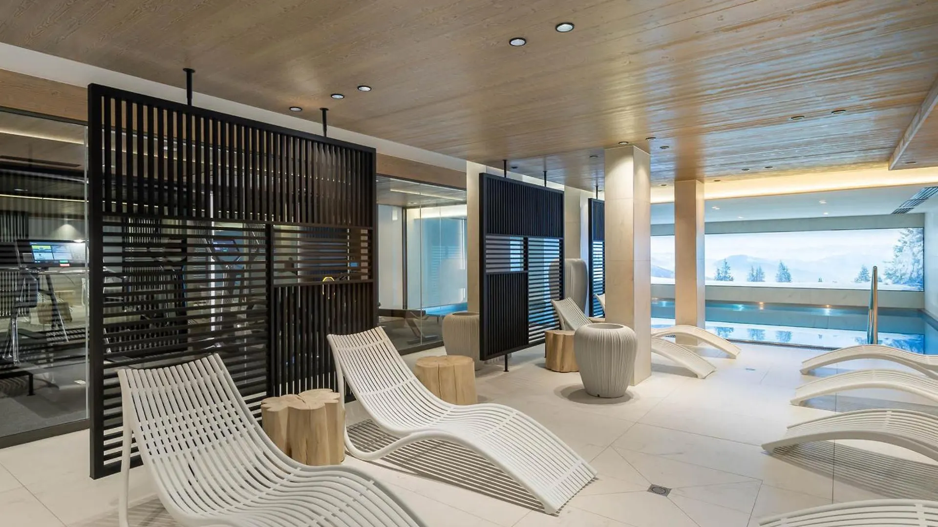 Chalet Avec Spa Partage, 5 Chambres, Piscine, Parkings A Megeve - Fr-1-569-187